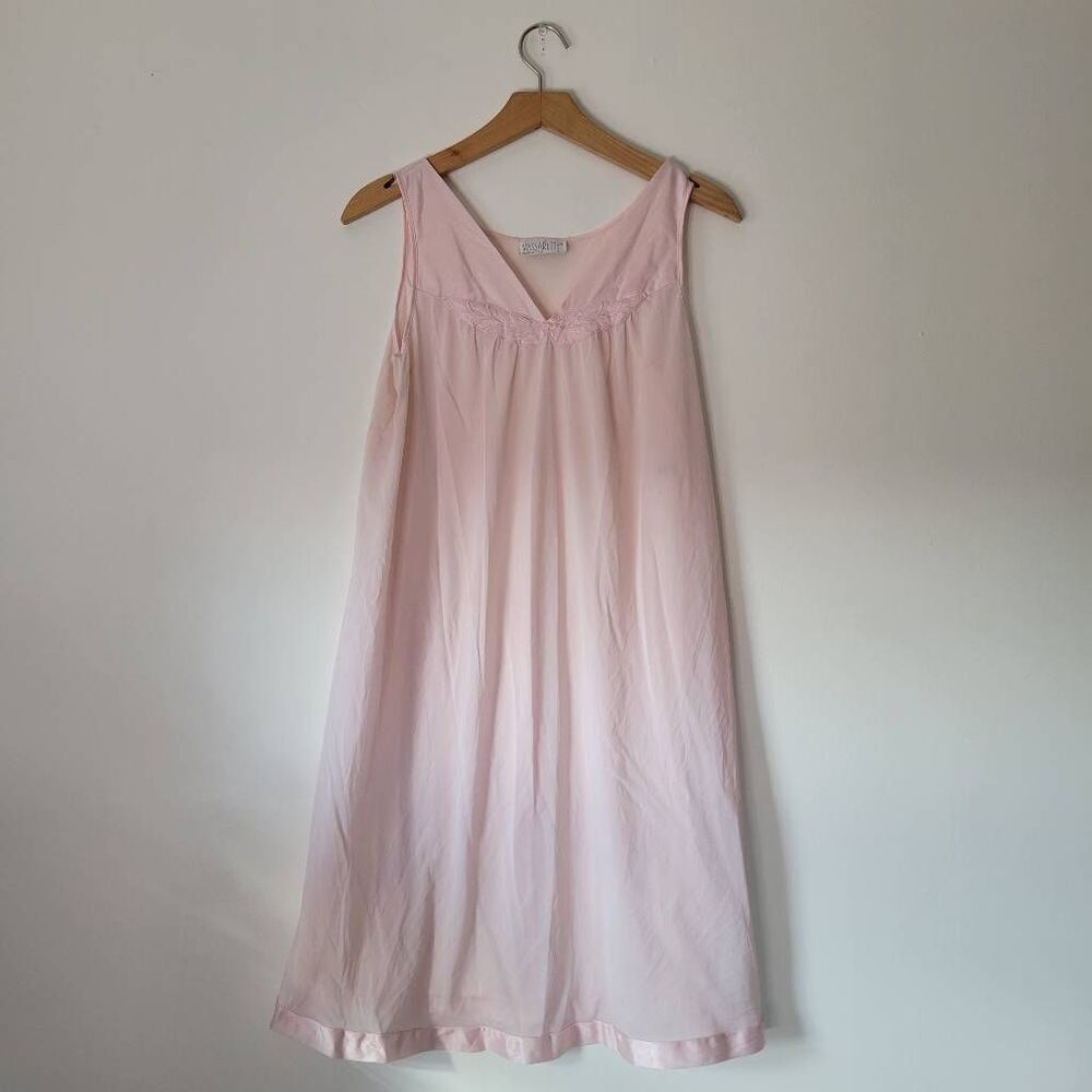 Vintage Vassarette Nylon Nightgown Women’s Medium Pink Made in USA Sleeveless